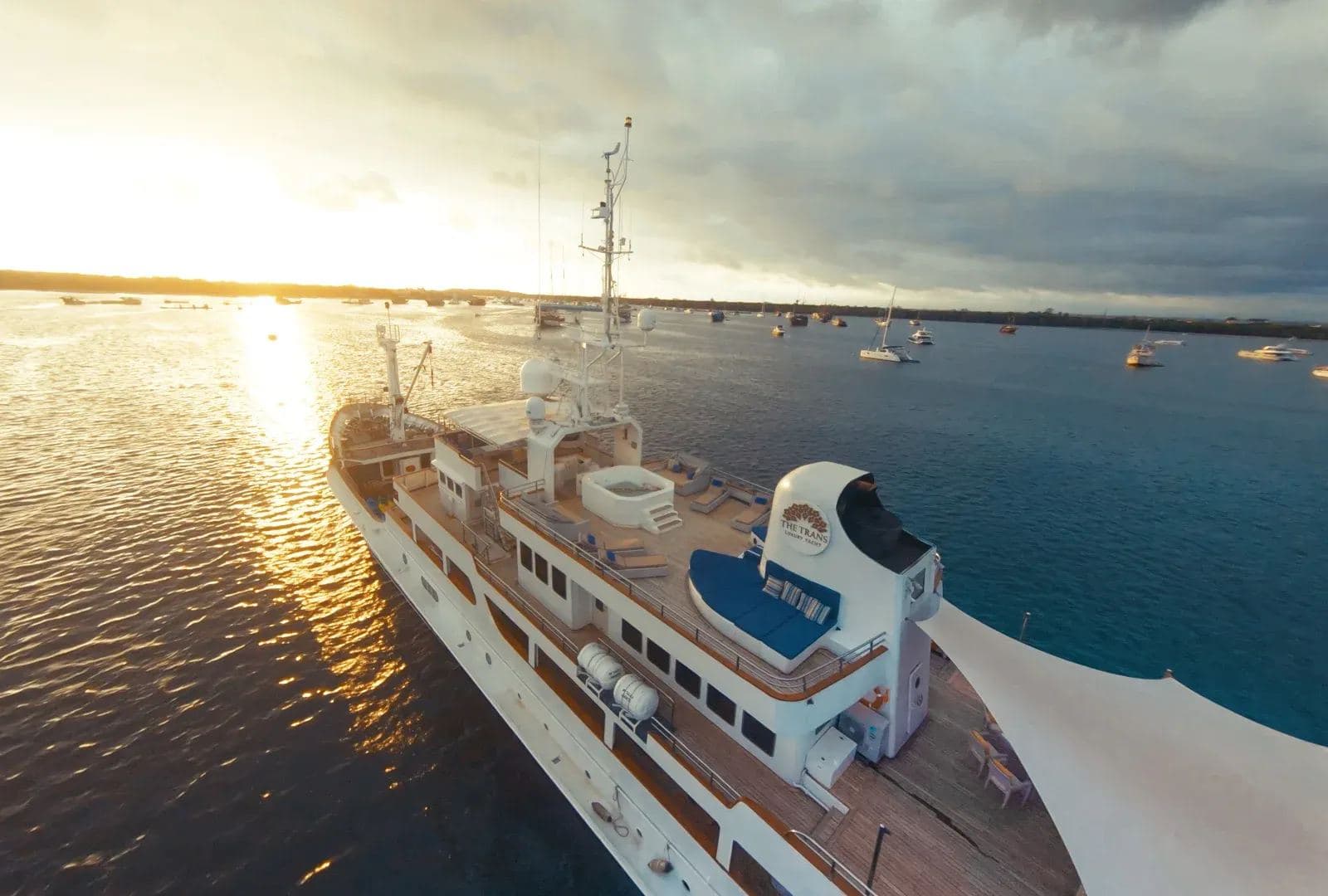 Trans Luxury Yacht, photo 6